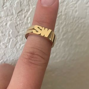 Ariel Gordon Jewelry Moniker Initial Ring Size 7